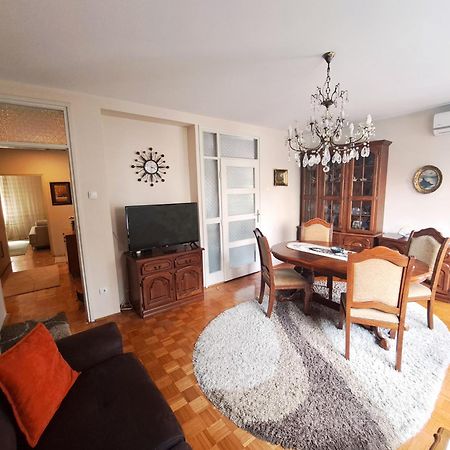 Central Park Apartment Čačak エクステリア 写真