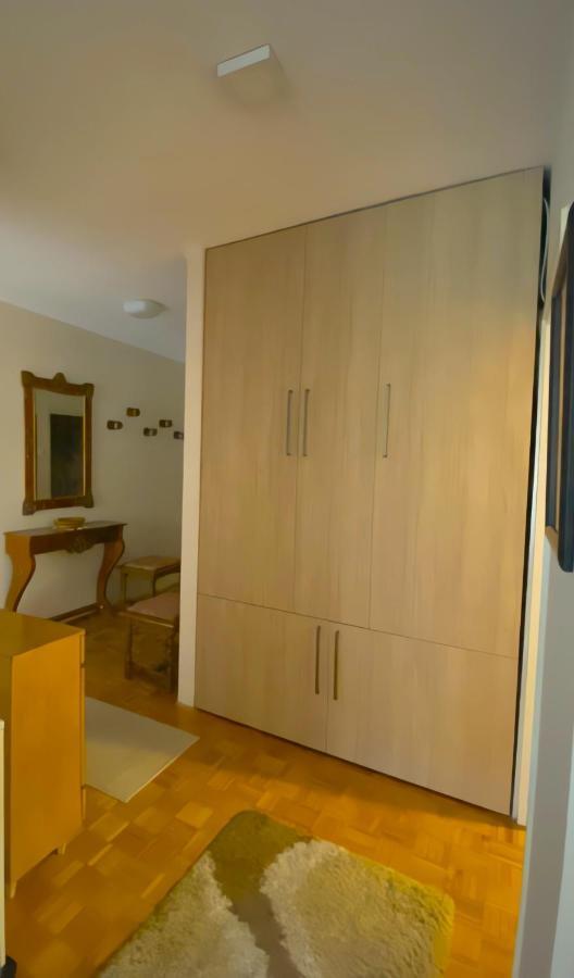 Central Park Apartment Čačak エクステリア 写真
