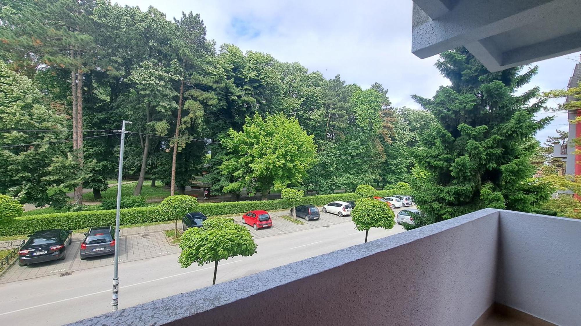 Central Park Apartment Čačak エクステリア 写真